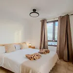 Tania Luxury *